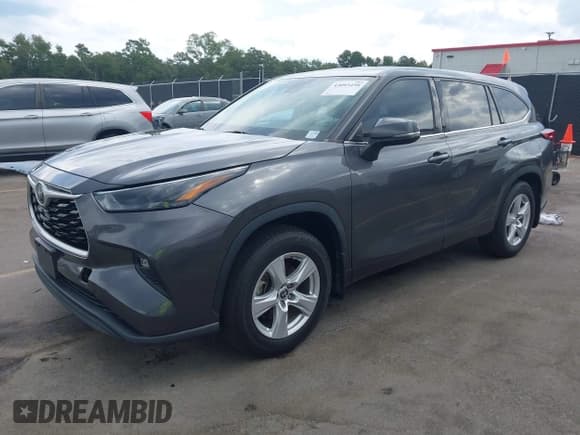 ✅ 2022 Toyota Highlander LE • VIN: 5TDBZRBH5NS574877 • Lot: 43093450. Wystawiony na IAAI z przebiegiem 74 318 mil. Bezpłatny archiwum sprzedaży aukcyjnych z USA i szczegółowy raport historii pojazdu na DreamBid. Zdjęcie 17.