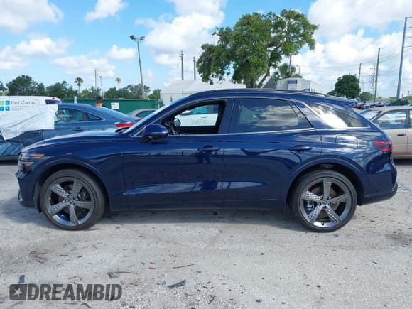 ✅ 2022 Genesis GV70 Sport • VIN: KMUMCDTC2NU061594 • Lot: 42244003. Wystawiony na IAAI z przebiegiem 6 530 mil. Bezpłatny archiwum sprzedaży aukcyjnych z USA i szczegółowy raport historii pojazdu na DreamBid. Zdjęcie 14.