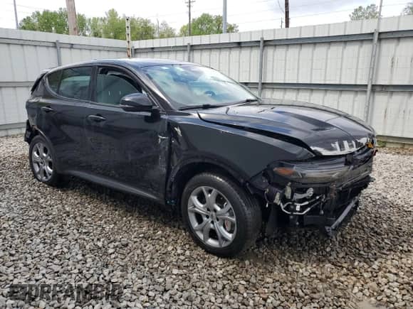 2024 Dodge Hornet R/T z VIN ZACPDFCW7R3A28835, wystawiony jako Copart lot #55566995 z przebiegiem 28 681 mil mil oraz Nie do naprawy • Non repairable. Historia ofert i sprzedaży dostępna na DreamBid. Obrazek 4.