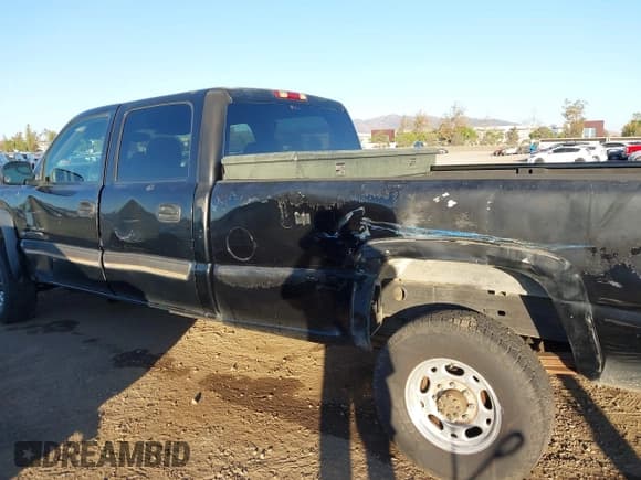 ✅ 2003 Chevrolet Silverado 2500HD LT • VIN: 1GCHC23G03F149878 • Lot: 43578062. Wystawiony na IAAI z przebiegiem 256 504 mil. Bezpłatny archiwum sprzedaży aukcyjnych z USA i szczegółowy raport historii pojazdu na DreamBid. Zdjęcie 6.