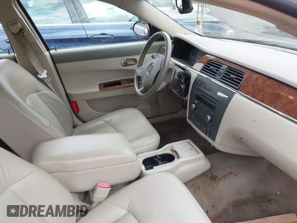 ✅ 2006 Buick LaCrosse CXL • VIN: 2G4WD582X61274879 • Lot: 43687558. Wystawiony na IAAI z przebiegiem 161 020 mil. Bezpłatny archiwum sprzedaży aukcyjnych z USA i szczegółowy raport historii pojazdu na DreamBid. Zdjęcie 5.