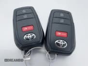 ✅ 2024 Toyota Tacoma SR5 • VIN: 3TYLB5JN0RT011867 • Lot: 43376269. Wystawiony na IAAI z przebiegiem 11 323 mil. Bezpłatny archiwum sprzedaży aukcyjnych z USA i szczegółowy raport historii pojazdu na DreamBid. Zdjęcie 11.