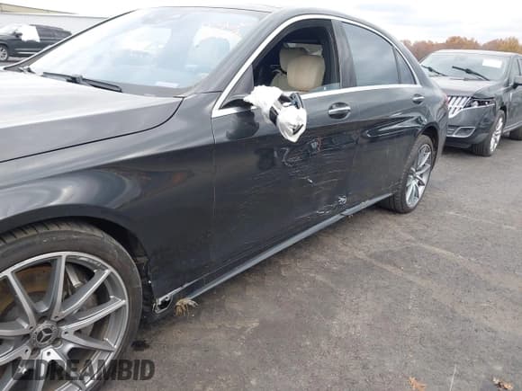 ✅ 2018 Mercedes-Benz S 450 • VIN: WDDUG6EB3JA347026 • Лот: 43666938. Опубликован ранее на IAAI с пробегом 96 675 миль. Бесплатный доступ к архиву аукционных продаж из США и подробный отчёт об истории автомобиля на DreamBid. Изображение 17.