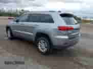 2020 Jeep Grand Cherokee Laredo E z VIN 1C4RJFAG7LC159295, wystawiony jako IAAI lot #43516949 z przebiegiem 80 838 mil mil oraz . Historia ofert i sprzedaży dostępna na DreamBid. Obrazek 3.