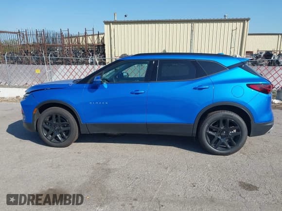 ✅ 2024 Chevrolet Blazer LT • VIN: 3GNKBDR44RS161108 • Lot: 43226510. Wystawiony na IAAI z przebiegiem 17 963 mil. Bezpłatny archiwum sprzedaży aukcyjnych z USA i szczegółowy raport historii pojazdu na DreamBid. Zdjęcie 14.