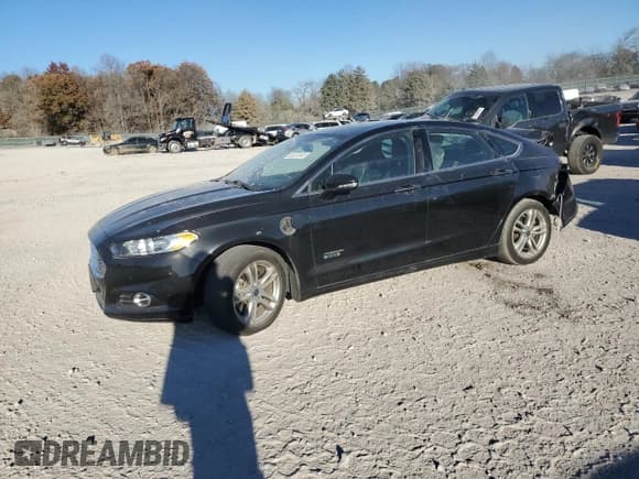 ✅ 2015 Ford Fusion Titanium • VIN: 3FA6P0SU7FR206274 • Lot: 92824945. Listed on Copart with 118,819 mi. Free auction sales archive from the USA and detailed vehicle history report at DreamBid. Image 1.