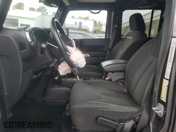 ✅ 2014 Jeep Wrangler Unlimited Sahara • VIN: 1C4BJWEG0EL258765 • Lot: 84206115. Wystawiony na Copart z przebiegiem 143 903 mil. Bezpłatny archiwum sprzedaży aukcyjnych z USA i szczegółowy raport historii pojazdu na DreamBid. Zdjęcie 7.