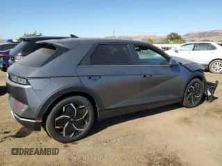 2023 Hyundai Ioniq 5 SEL z VIN KM8KN4AE4PU132883, wystawiony jako Copart lot #72572994 z przebiegiem 13 647 mil mil oraz Szkoda całkowita • Salvage title. Historia ofert i sprzedaży dostępna na DreamBid. Obrazek 3.