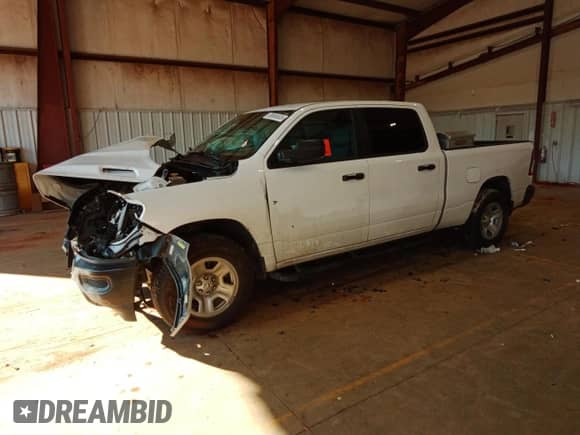 2023 Ram 1500 Tradesman z VIN 1C6RRENT3PN579230, wystawiony jako Copart lot #88556905 z przebiegiem 33 699 mil mil oraz Szkoda całkowita • Salvage title. Historia ofert i sprzedaży dostępna na DreamBid. Obrazek 1.