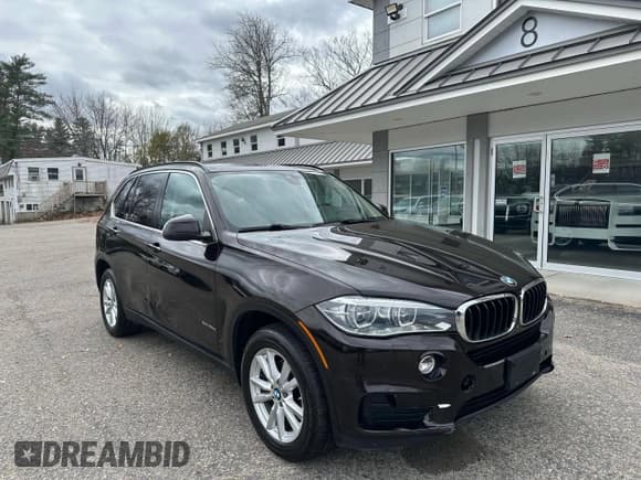 ✅ 2015 BMW X5 xDrive35d • VIN: 5UXKS4C52F0N12187 • Лот: 93950635. Опубликован ранее на Copart с пробегом 276 475 миль. Бесплатный доступ к архиву аукционных продаж из США и подробный отчёт об истории автомобиля на DreamBid. Изображение 1.