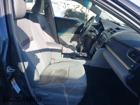 ✅ 2014 Toyota Camry LE • VIN: 4T4BF1FK2ER425601 • Лот: 43507678. Опубликован ранее на IAAI с пробегом 132 657 миль. Бесплатный доступ к архиву аукционных продаж из США и подробный отчёт об истории автомобиля на DreamBid. Изображение 5.