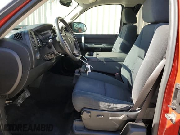 ✅ 2009 Chevrolet Silverado 1500 • VIN: 2GCEC290091114464 • Lot: 87248434. Wystawiony na Copart z przebiegiem 121 158 mil. Bezpłatny archiwum sprzedaży aukcyjnych z USA i szczegółowy raport historii pojazdu na DreamBid. Zdjęcie 7.