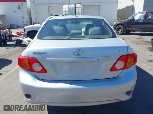 ✅ 2010 Toyota Corolla LE • VIN: 1NXBU4EE4AZ328827 • Лот: 43280910. Опубликован ранее на IAAI с пробегом 100 177 миль. Бесплатный доступ к архиву аукционных продаж из США и подробный отчёт об истории автомобиля на DreamBid. Изображение 16.