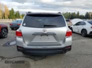 ✅ 2013 Toyota Highlander Plus • VIN: 5TDBK3EH6DS209247 • Лот: 93671325. Опубликован ранее на Copart с пробегом 140 610 миль. Бесплатный доступ к архиву аукционных продаж из США и подробный отчёт об истории автомобиля на DreamBid. Изображение 6.