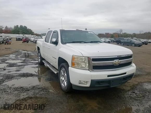 ✅ 2011 Chevrolet Silverado 1500 LTZ • VIN: 3GCPKTE32BG368305 • Lot: 90077185. Listed on Copart with 218,942 mi. Free auction sales archive from the USA and detailed vehicle history report at DreamBid. Image 13.