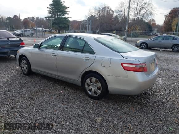 ✅ 2007 Toyota Camry XLE • VIN: 4T1BE46KX7U190169 • Лот: 43753483. Опубликован ранее на IAAI с пробегом 192 815 миль. Бесплатный доступ к архиву аукционных продаж из США и подробный отчёт об истории автомобиля на DreamBid. Изображение 3.