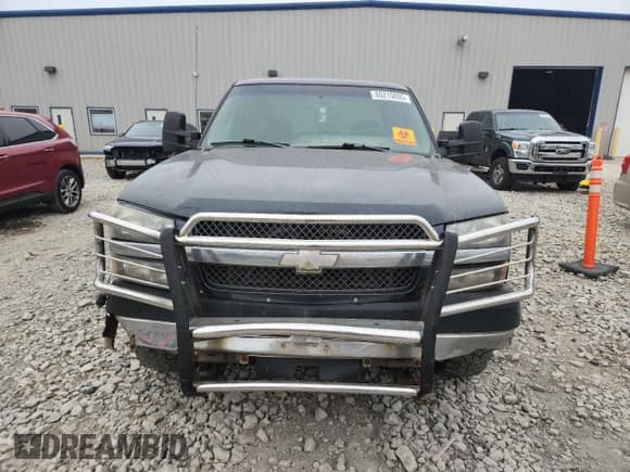 ✅ 2003 Chevrolet Silverado 2500HD LS • VIN: 1GCHK23183F208335 • Lot: 80215095. Listed on Copart with 304,088 mi. Free auction sales archive from the USA and detailed vehicle history report at DreamBid. Image 5.