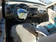 ✅ 2000 Ford F-150 XL • VIN: 1FTRX17W6YKA41445 • Lot: 85125655. Wystawiony na Copart z przebiegiem 293 500 mil. Bezpłatny archiwum sprzedaży aukcyjnych z USA i szczegółowy raport historii pojazdu na DreamBid. Zdjęcie 8.