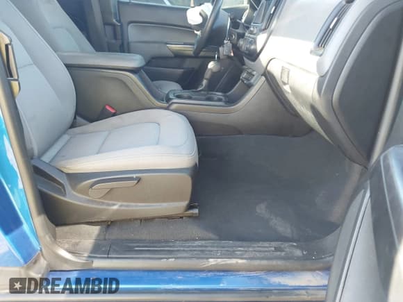 ✅ 2020 Chevrolet Colorado 2WD Work Truck • VIN: 1GCHSBEA8L1136014 • Lot: 43616107. Listed on IAAI with 125,642 mi. Free auction sales archive from the USA and detailed vehicle history report at DreamBid. Image 5.