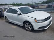 ✅ 2014 Volkswagen Jetta TDI w/Premium/Nav • VIN: 3VWLL7AJ4EM430524 • Lot: 42268673. Wystawiony na IAAI z przebiegiem 137 721 mil. Bezpłatny archiwum sprzedaży aukcyjnych z USA i szczegółowy raport historii pojazdu na DreamBid. Zdjęcie 1.
