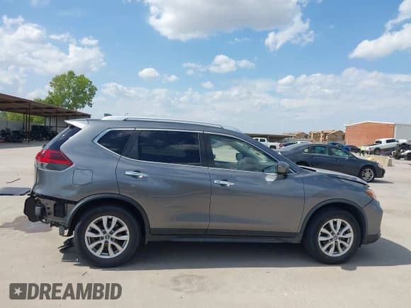 ✅ 2020 Nissan Rogue SV • VIN: JN8AT2MT6LW039662 • Lot: 43066078. Wystawiony na IAAI z przebiegiem 108 261 mil. Bezpłatny archiwum sprzedaży aukcyjnych z USA i szczegółowy raport historii pojazdu na DreamBid. Zdjęcie 14.