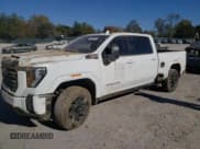✅ 2024 GMC Sierra 3500HD AT4 • VIN: 1GT49VEY2RF133484 • Лот: 76456484. Опубликован ранее на Copart с пробегом Не указан. Бесплатный доступ к архиву аукционных продаж из США и подробный отчёт об истории автомобиля на DreamBid. Изображение 1.