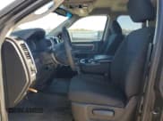 ✅ 2019 Ram 1500 Warlock • VIN: 1C6RR7GG5KS617398 • Lot: 87062875. Wystawiony na Copart z przebiegiem 49 929 mil. Bezpłatny archiwum sprzedaży aukcyjnych z USA i szczegółowy raport historii pojazdu na DreamBid. Zdjęcie 7.