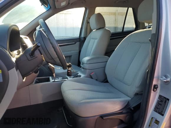 ✅ 2009 Hyundai Santa Fe GLS • VIN: 5NMSG13D29H320104 • Lot: 82400454. Listed on Copart with 96,463 mi. Free auction sales archive from the USA and detailed vehicle history report at DreamBid. Image 7.