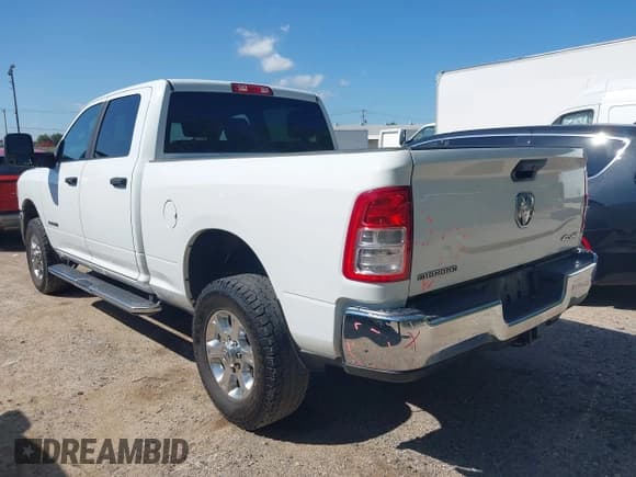 ✅ 2024 Ram 2500 Big Horn • VIN: 3C6UR5DJ2RG303949 • Lot: 42575281. Listed on IAAI with 117,754 mi. Free auction sales archive from the USA and detailed vehicle history report at DreamBid. Image 3.