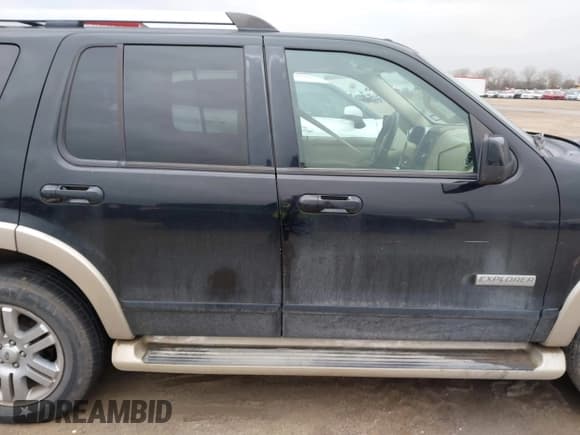 ✅ 2006 Ford Explorer Eddie Bauer • VIN: 1FMEU648X6UB42219 • Lot: 41549910. Listed on IAAI with Not provided. Free auction sales archive from the USA and detailed vehicle history report at DreamBid. Image 13.