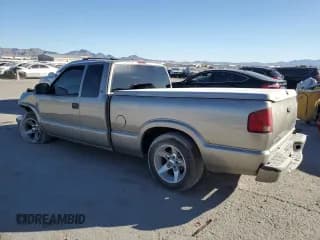 ✅ 2002 Chevrolet S-10 LS • VIN: 1GCCS19W628256801 • Лот: 44400845. Опубликован ранее на Copart с пробегом 106 246 миль. Бесплатный доступ к архиву аукционных продаж из США и подробный отчёт об истории автомобиля на DreamBid. Изображение 2.