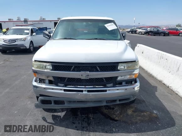 ✅ 2001 Chevrolet Silverado 2500HD LS • VIN: 1GCHC23GX1F202504 • Lot: 42361816. Wystawiony na IAAI z przebiegiem Nie podano. Bezpłatny archiwum sprzedaży aukcyjnych z USA i szczegółowy raport historii pojazdu na DreamBid. Zdjęcie 6.