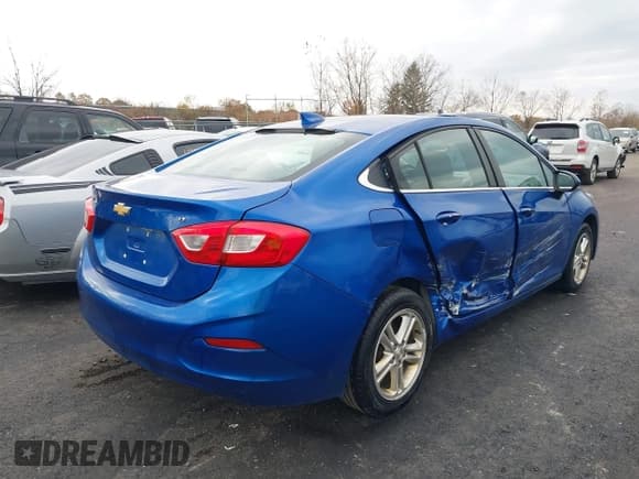 ✅ 2017 Chevrolet Cruze LT • VIN: 1G1BE5SM6H7242486 • Lot: 43576349. Listed on IAAI with 157,148 mi. Free auction sales archive from the USA and detailed vehicle history report at DreamBid. Image 4.