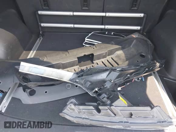 2020 Chevrolet Blazer RS z VIN 3GNKBERS0LS670737, wystawiony jako IAAI lot #42484504 z przebiegiem 64 065 mil mil oraz . Historia ofert i sprzedaży dostępna na DreamBid. Obrazek 12.