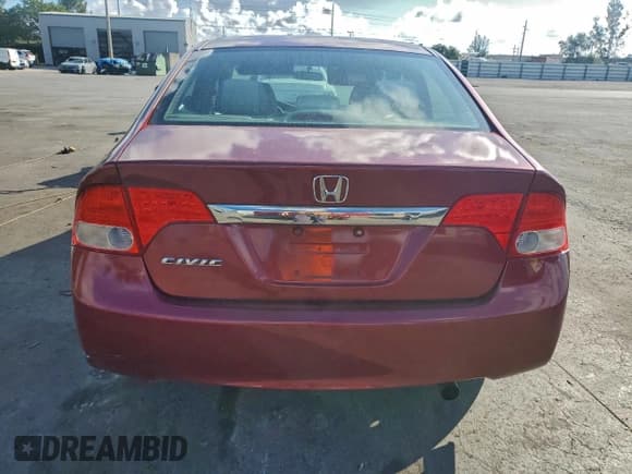 ✅ 2011 Honda Civic LX • VIN: 2HGFA1F5XBH547406 • Lot: 94042085. Wystawiony na Copart z przebiegiem 46 615 mil. Bezpłatny archiwum sprzedaży aukcyjnych z USA i szczegółowy raport historii pojazdu na DreamBid. Zdjęcie 6.