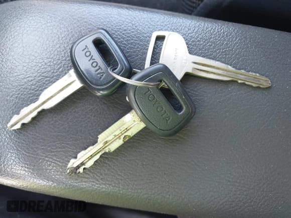 ✅ 1994 Toyota 4Runner • VIN: JT3VN39W4R8061399 • Lot: 42455341. Listed on IAAI with 177,038 mi. Free auction sales archive from the USA and detailed vehicle history report at DreamBid. Image 11.