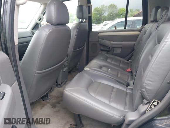 ✅ 2003 Ford Explorer XLT • VIN: 1FMZU73K33ZA17467 • Lot: 42305883. Listed on IAAI with 209,310 mi. Free auction sales archive from the USA and detailed vehicle history report at DreamBid. Image 8.