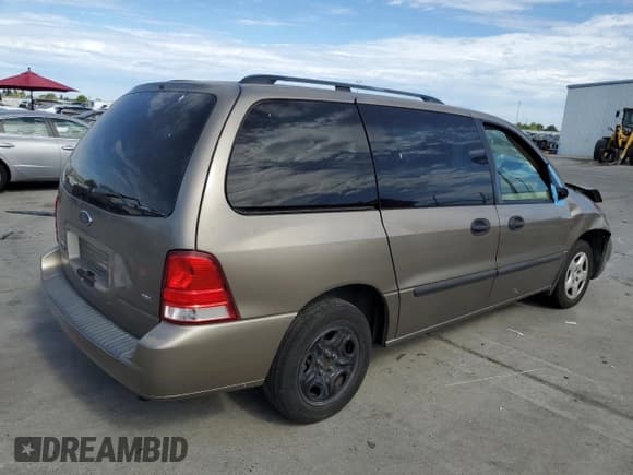 ✅ 2005 Ford Freestar SE • VIN: 2FMDA51635BA60614 • Lot: 60058044. Wystawiony na Copart z przebiegiem 228 858 mil. Bezpłatny archiwum sprzedaży aukcyjnych z USA i szczegółowy raport historii pojazdu na DreamBid. Zdjęcie 3.