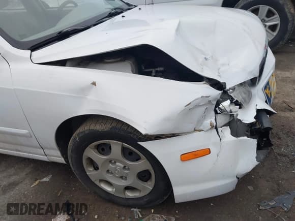 ✅ 2003 Hyundai Elantra GLS • VIN: KMHDN45DX3U594661 • Lot: 41492273. Wystawiony na IAAI z przebiegiem 146 302 mil. Bezpłatny archiwum sprzedaży aukcyjnych z USA i szczegółowy raport historii pojazdu na DreamBid. Zdjęcie 17.