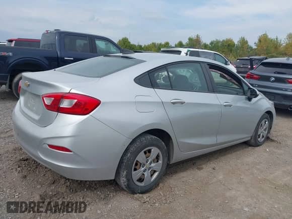 2018 Chevrolet Cruze LS с VIN 1G1BC5SM7J7179538, выставлен на аукционе IAAI как лот 43259565 с пробегом 196 505 миль миль и . История ставок и продаж доступна на DreamBid. Изображение 4.