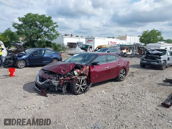 ✅ 2018 Nissan Maxima Platinum • VIN: 1N4AA6AP6JC391760 • Lot: 42778661. Wystawiony na IAAI z przebiegiem 90 166 mil. Bezpłatny archiwum sprzedaży aukcyjnych z USA i szczegółowy raport historii pojazdu na DreamBid. Zdjęcie 18.