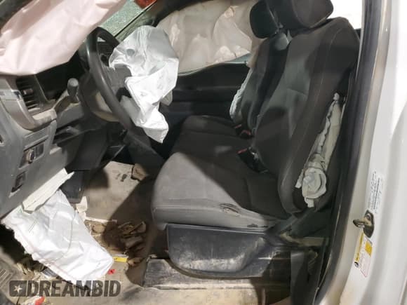 ✅ 2022 Ford F-150 XL • VIN: 1FTMF1E53NKD19348 • Lot: 85060934. Wystawiony na Copart z przebiegiem Nie podano. Bezpłatny archiwum sprzedaży aukcyjnych z USA i szczegółowy raport historii pojazdu na DreamBid. Zdjęcie 7.