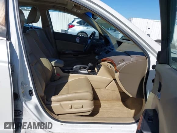 ✅ 2009 Honda Accord EX-L • VIN: 1HGCP36809A046637 • Lot: 43525147. Wystawiony na IAAI z przebiegiem 146 106 mil. Bezpłatny archiwum sprzedaży aukcyjnych z USA i szczegółowy raport historii pojazdu na DreamBid. Zdjęcie 5.