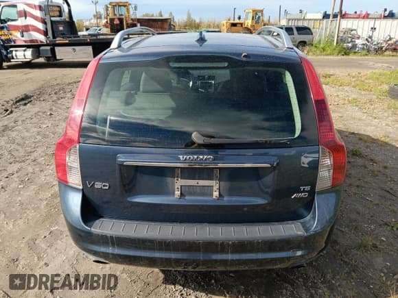✅ 2008 Volvo V50 2.5T • VIN: YV1MJ672782391280 • Lot: 70599825. Listed on Copart with 144,259 mi. Free auction sales archive from the USA and detailed vehicle history report at DreamBid. Image 6.
