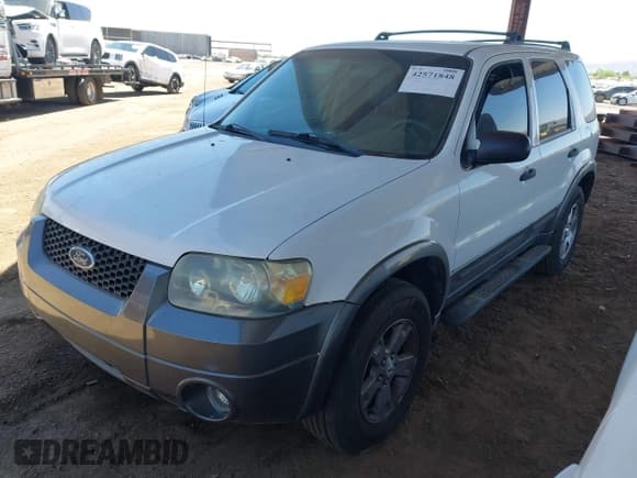 ✅ 2005 Ford Escape XLT • VIN: 1FMCU93145KB07103 • Lot: 42571848. Wystawiony na IAAI z przebiegiem 87 616 mil. Bezpłatny archiwum sprzedaży aukcyjnych z USA i szczegółowy raport historii pojazdu na DreamBid. Zdjęcie 2.