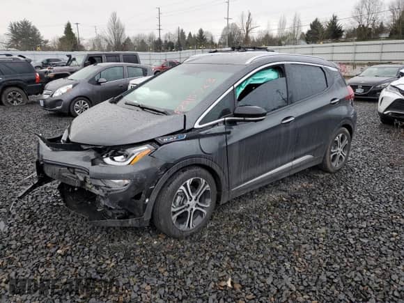 2021 Chevrolet Bolt EV Premier z VIN 1G1FZ6S03M4114176, wystawiony jako Copart lot #82215723 z przebiegiem 33 104 mil mil oraz . Historia ofert i sprzedaży dostępna na DreamBid. Obrazek 1.