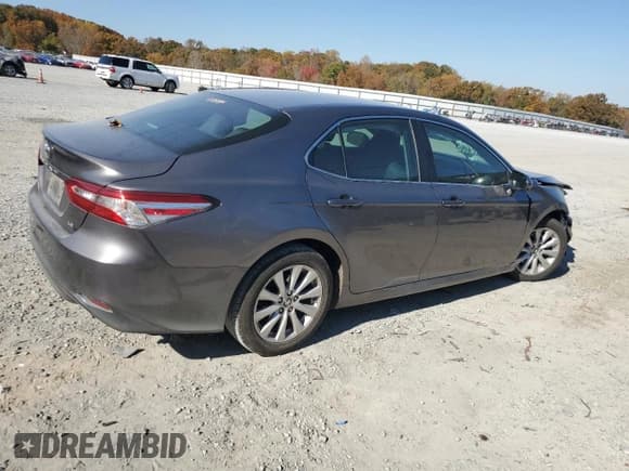 ✅ 2018 Toyota Camry XLE • VIN: 4T1B11HK1JU157799 • Lot: 91577745. Wystawiony na Copart z przebiegiem 89 858 mil. Bezpłatny archiwum sprzedaży aukcyjnych z USA i szczegółowy raport historii pojazdu na DreamBid. Zdjęcie 3.