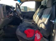 ✅ 2005 GMC Sierra 1500 • VIN: 1GDJC34UX5E335329 • Lot: 43461345. Wystawiony na Copart z przebiegiem Nie podano. Bezpłatny archiwum sprzedaży aukcyjnych z USA i szczegółowy raport historii pojazdu na DreamBid. Zdjęcie 7.