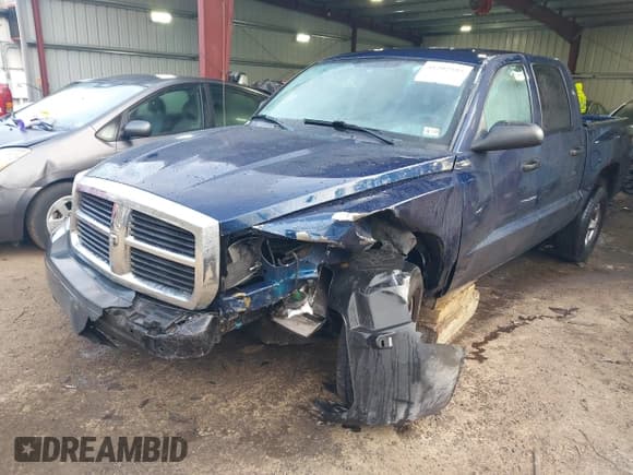 ✅ 2005 Dodge Dakota ST • VIN: 1D7HE28K85S147304 • Lot: 41202595. Wystawiony na IAAI z przebiegiem 209 017 mil. Bezpłatny archiwum sprzedaży aukcyjnych z USA i szczegółowy raport historii pojazdu na DreamBid. Zdjęcie 6.
