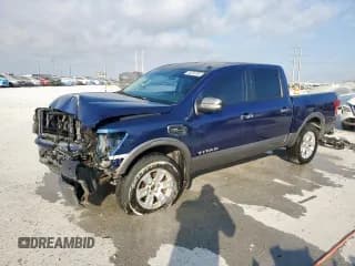 ✅ 2017 Nissan Titan Pro-4X • VIN: 1N6AA1E53HN574485 • Лот: 93254165. Опубликован ранее на Copart с пробегом 150 045 миль. Бесплатный доступ к архиву аукционных продаж из США и подробный отчёт об истории автомобиля на DreamBid. Изображение 1.